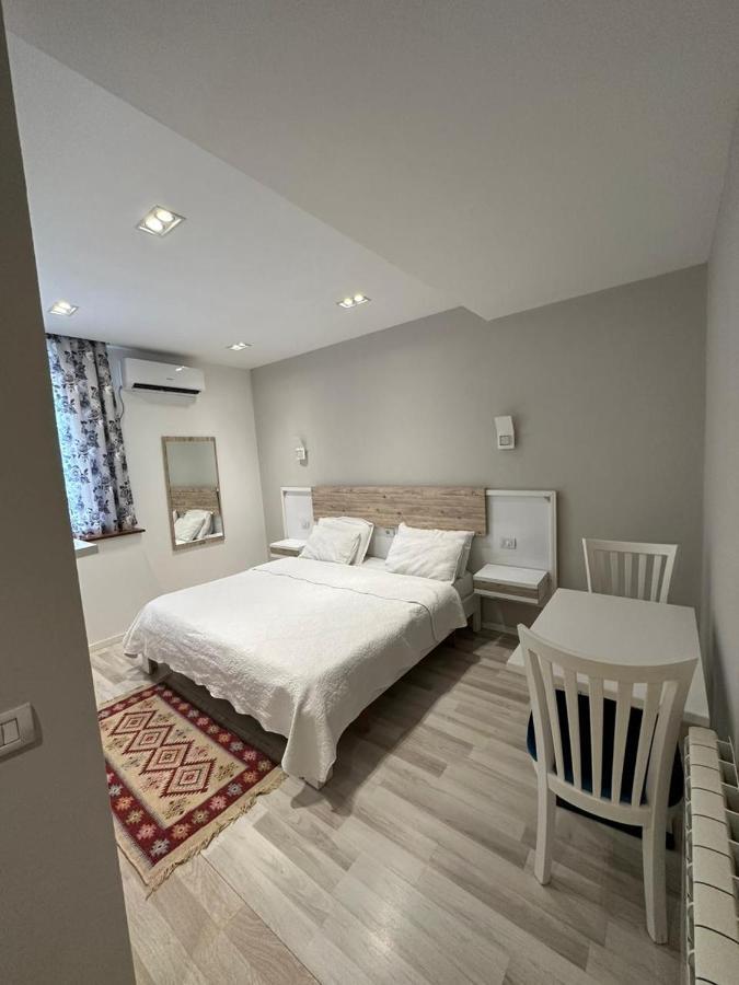 Hotel Gjallica Kukes Esterno foto